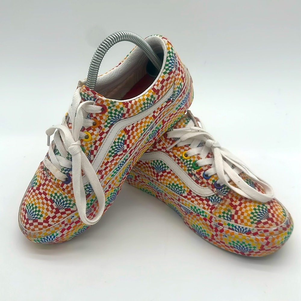 Vans Women’s Old Skool Pride Platform Shoes Sneakers Unisex Womens 7 Men’s 5.5